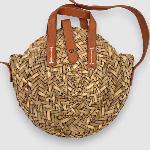 Round Woven Straw Crossbody Bag with Leather Accents - Picture 5 of 5